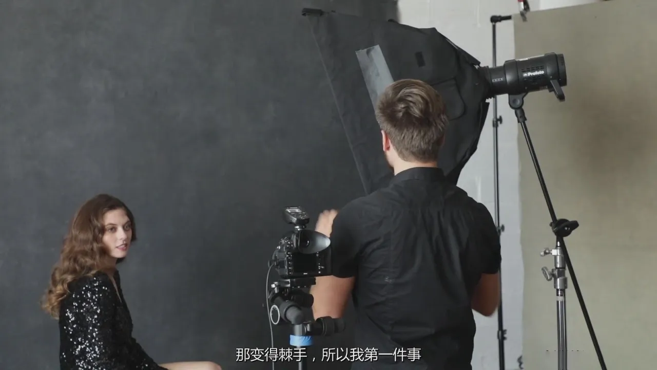 图片[2]-摄影师Felix Kunze一盏灯打造美丽的工作室人像布光教程-中英字幕