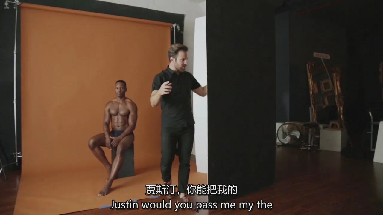 图片[2]-摄影师Felix Kunze两盏灯叠加光线情绪人像布光教程-中英字幕
