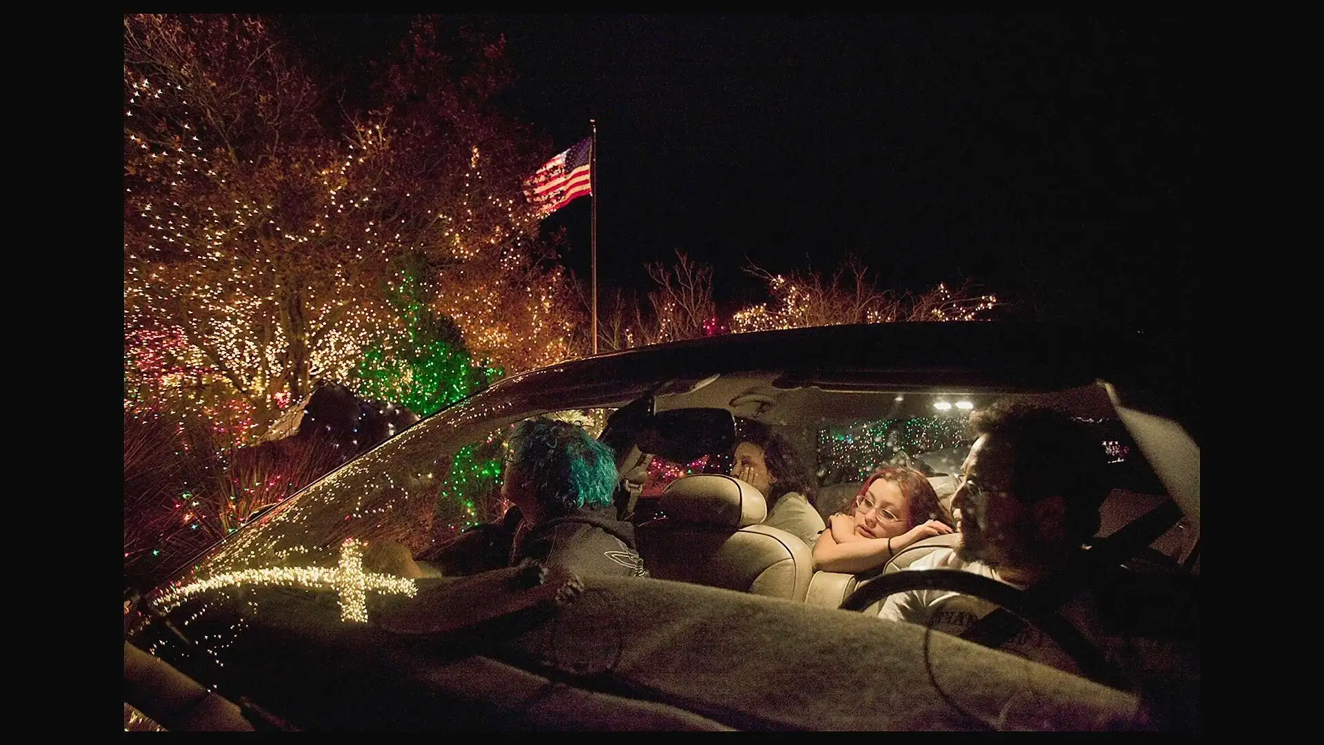 图片[5]-MagnumPhotos–玛格南Bieke Depoorter亲密感和偶遇摄影教程-中英字幕