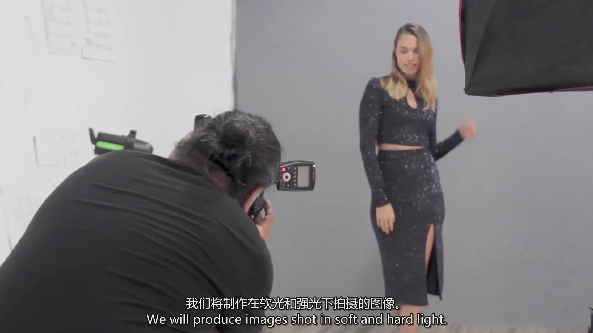 图片[9]-Albert Pedrosa人像摄影教程-摄影棚闪光灯布光完整教程-中英字幕-美夕摄影