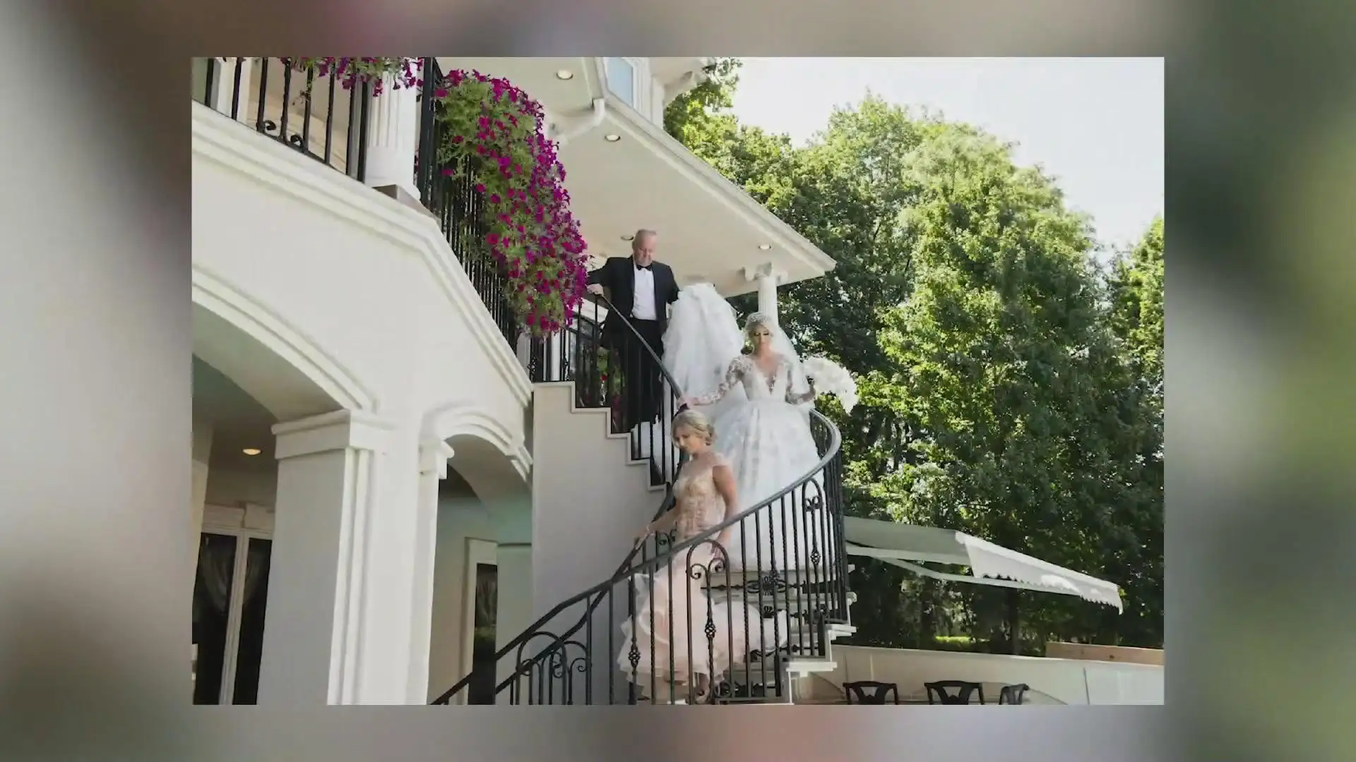 图片[12]-Jerry Ghionis-Stephanie & Brian婚礼跟拍教程-独家精翻中英字幕