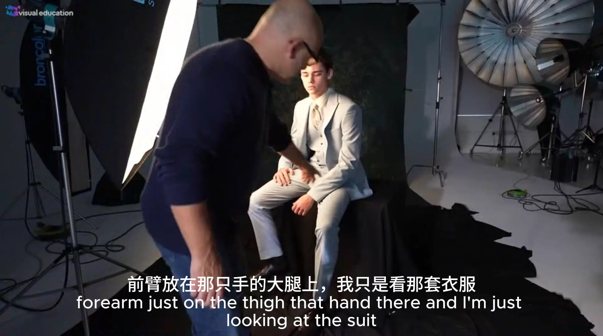 图片[2]-卡尔·泰勒Karl Taylor DIY画布背景男性肖像拍摄完整教程-中英字幕-美夕摄影
