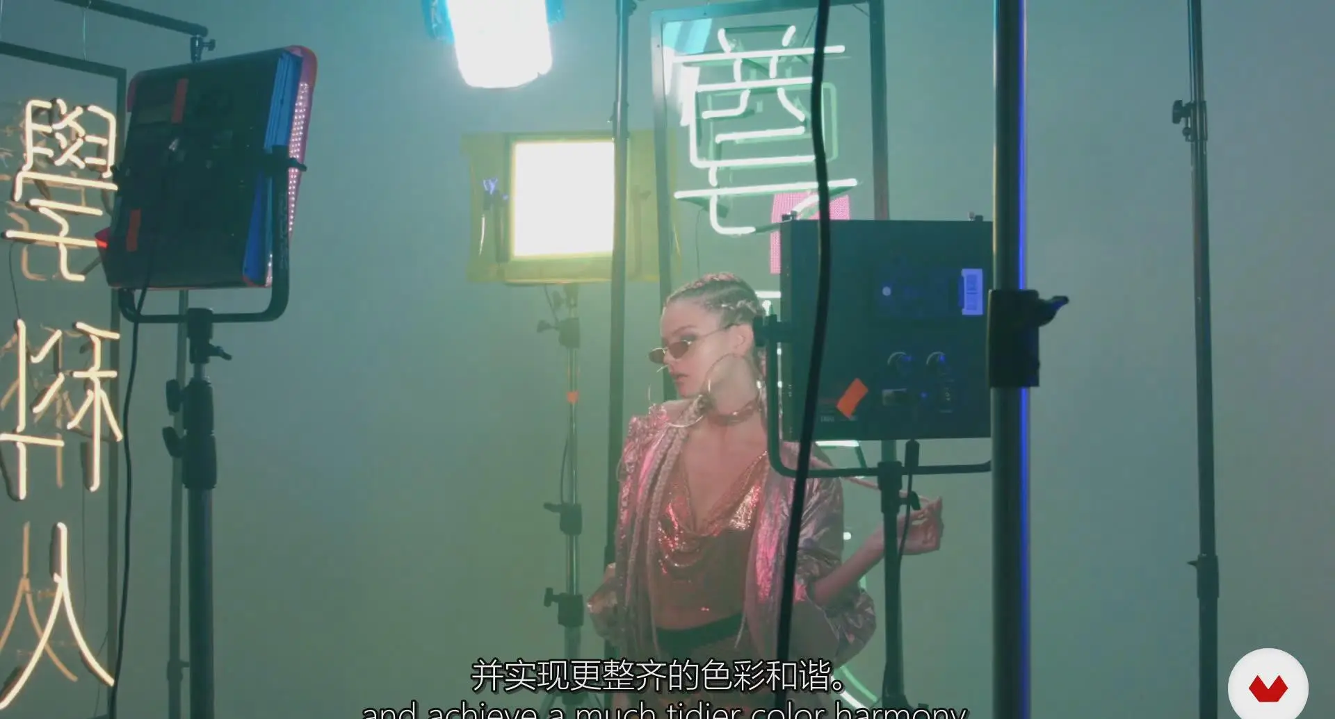 图片[6]-Mikeila Borgia 用连续光霓虹灯进行科技感人像摄影和修饰-中英字幕-美夕摄影