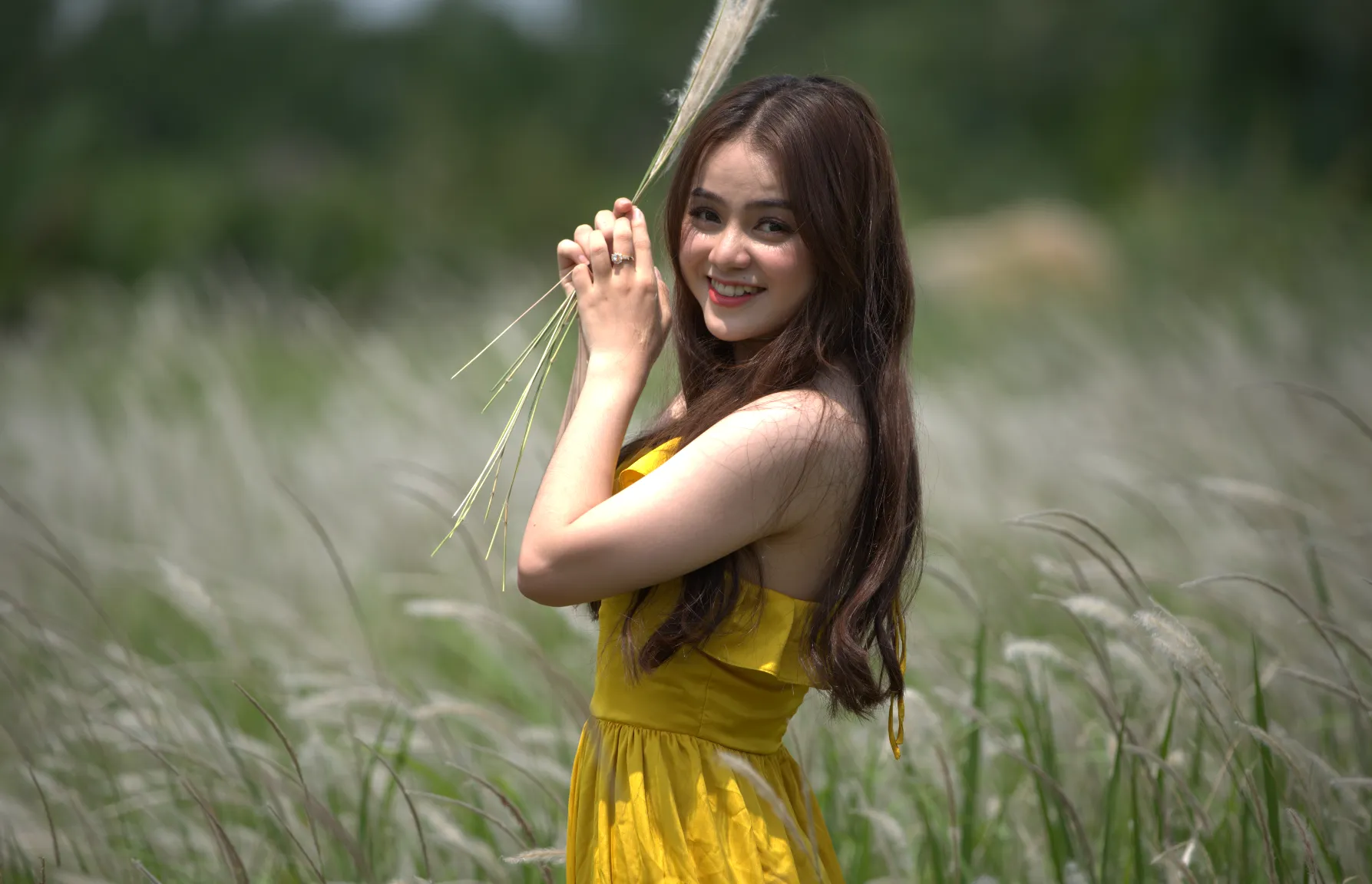 9张青麦地的美丽少女RAW原图索尼A7M3 ARW格式练习素材-美夕摄影