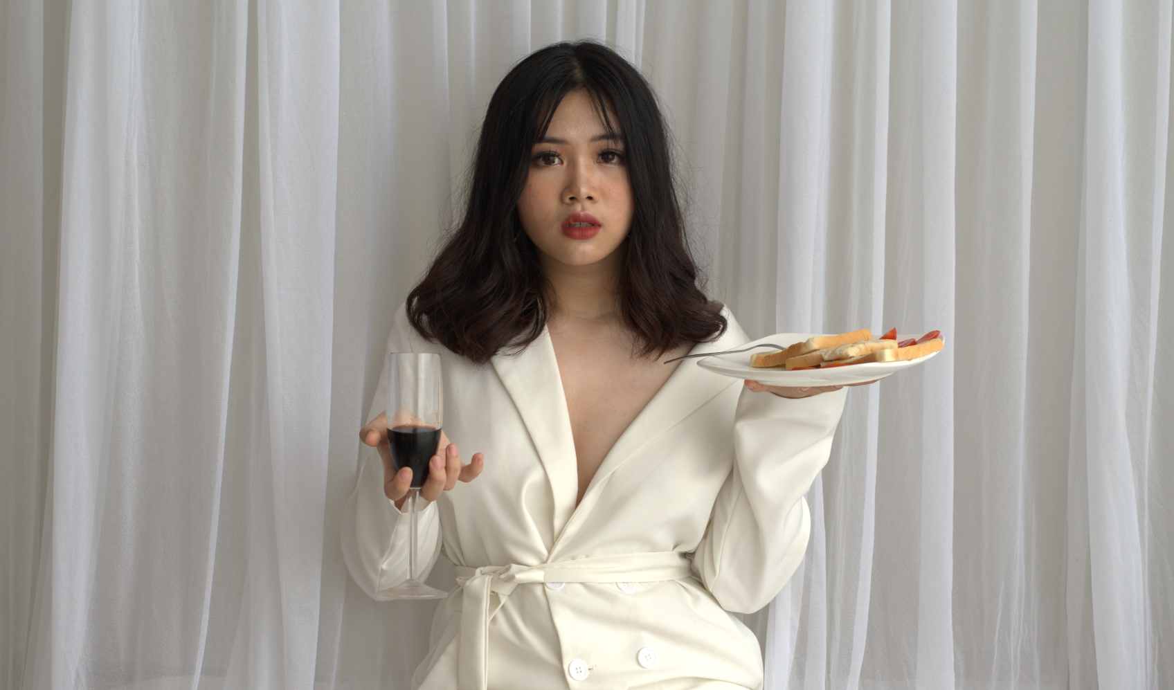 11张清爽白色房间睡袍美女RAW原图NEF格式人像调色练习素材-美夕摄影