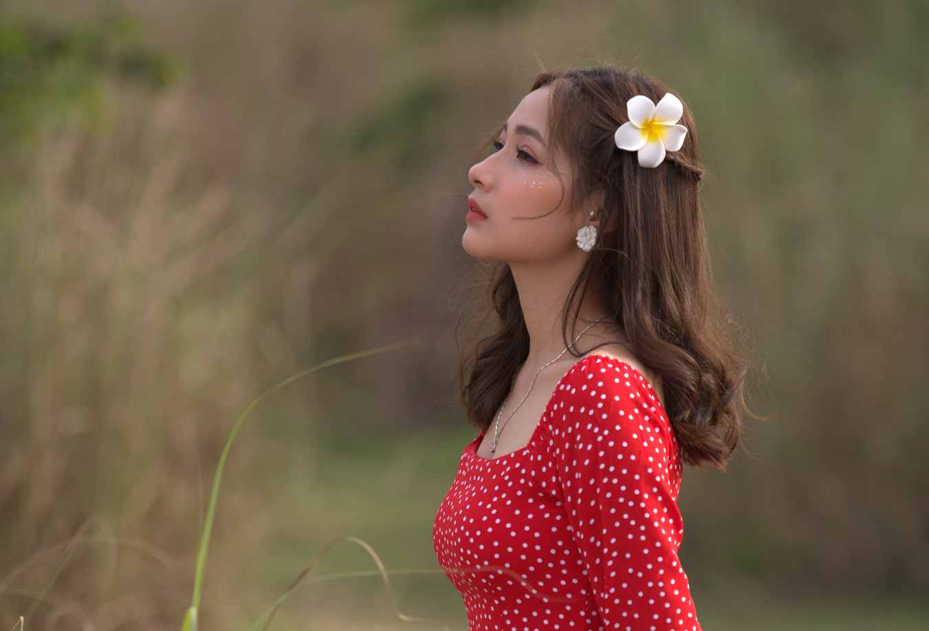 12张碎花红裙少女RAW原图尼康D800 NEF格式人像调色练习素材-美夕摄影