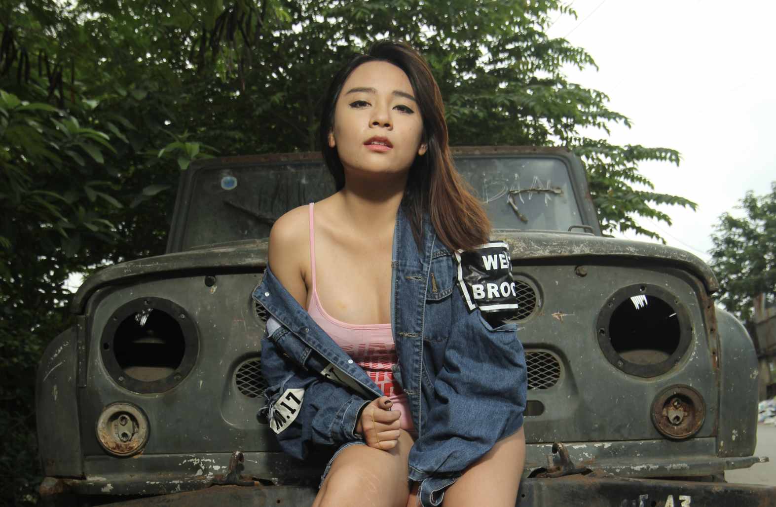 24张户外拍摄写真性感美女RAW原图CR2格式人像调色练习素材-美夕摄影