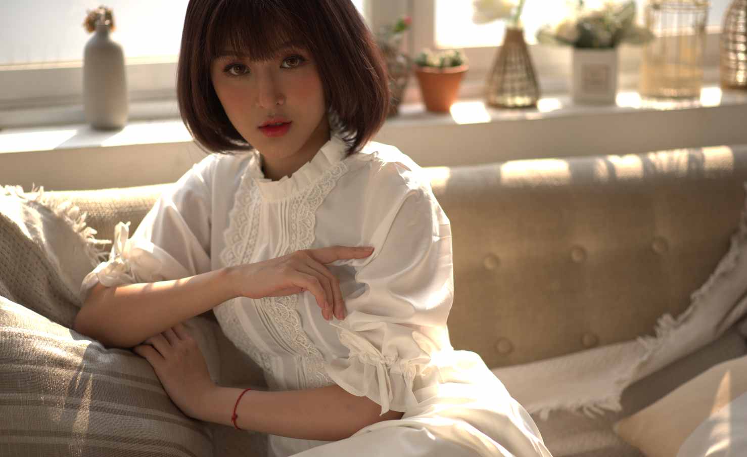 16张室内白裙邻家女孩摄影RAW原图NEF格式人像调色练习素材-美夕摄影