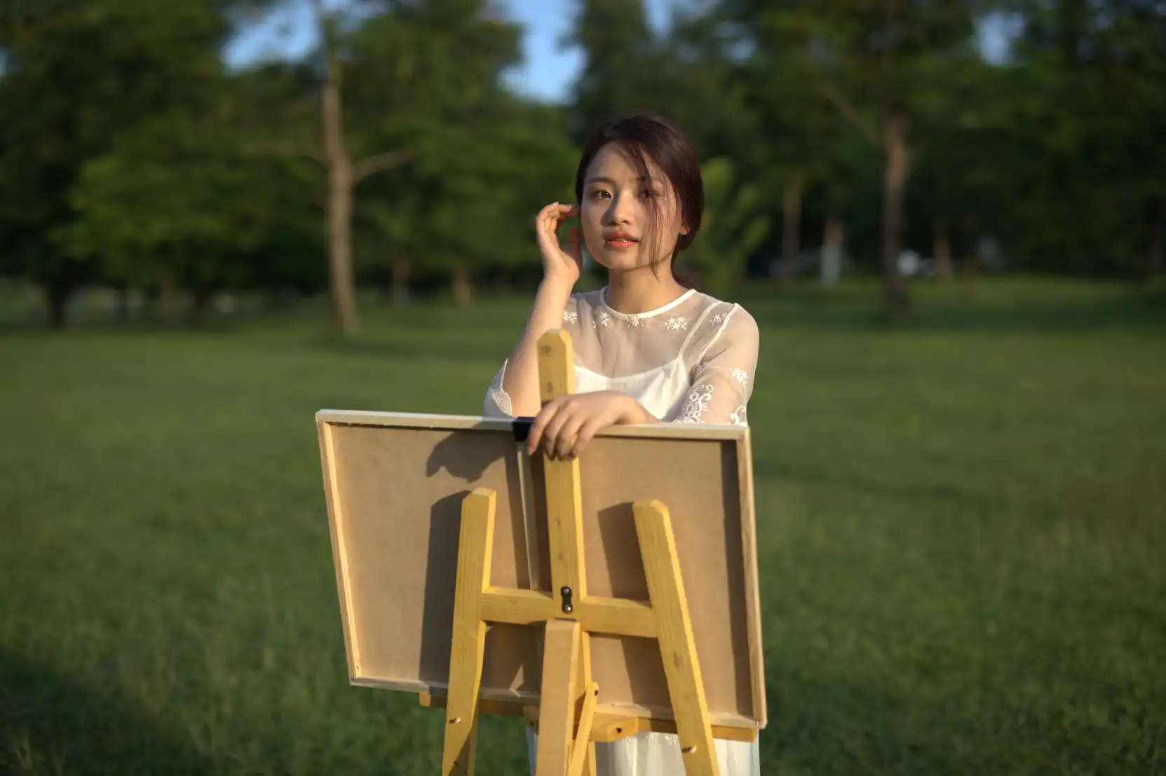 51张草地画画的白裙美女RAW原图CR2格式人像调色练习素材-美夕摄影